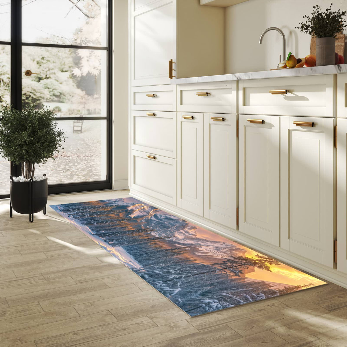 Rutschfester Küchenläufer mit Motiv Berglandschaft Winter für Trittkomfort in heller Küche