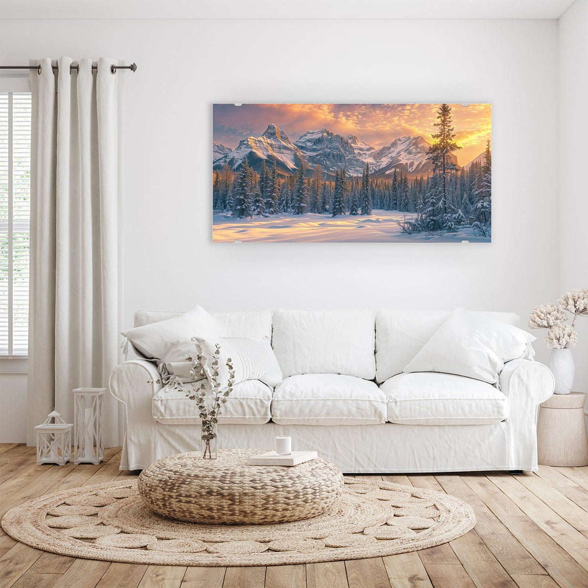 Wandbild - Winterwald vor Bergen - Querformat – Verschneite Gipfel im goldenen Abendlicht