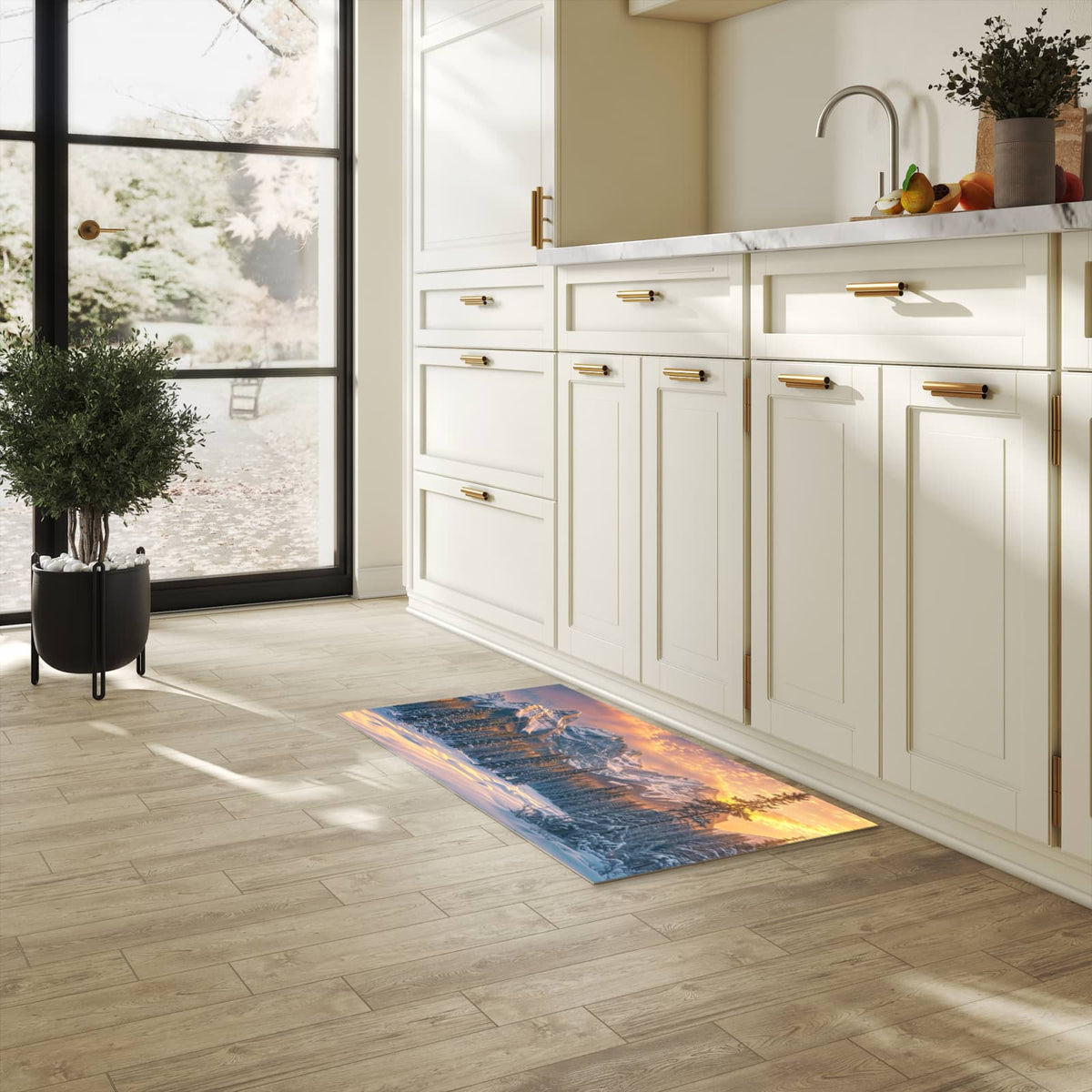 Bodenschonender großer Küchenteppich mit Motiv Berglandschaft Winter in heller Küche