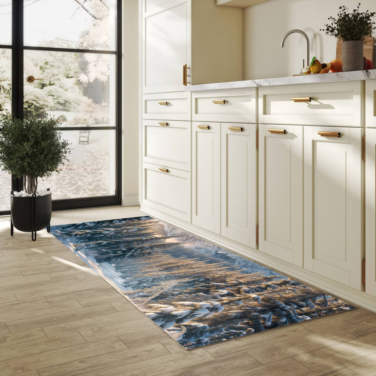 Waschbarer Küchenteppich mit Motiv Winterlandschaft für Ordnung in heller Küche