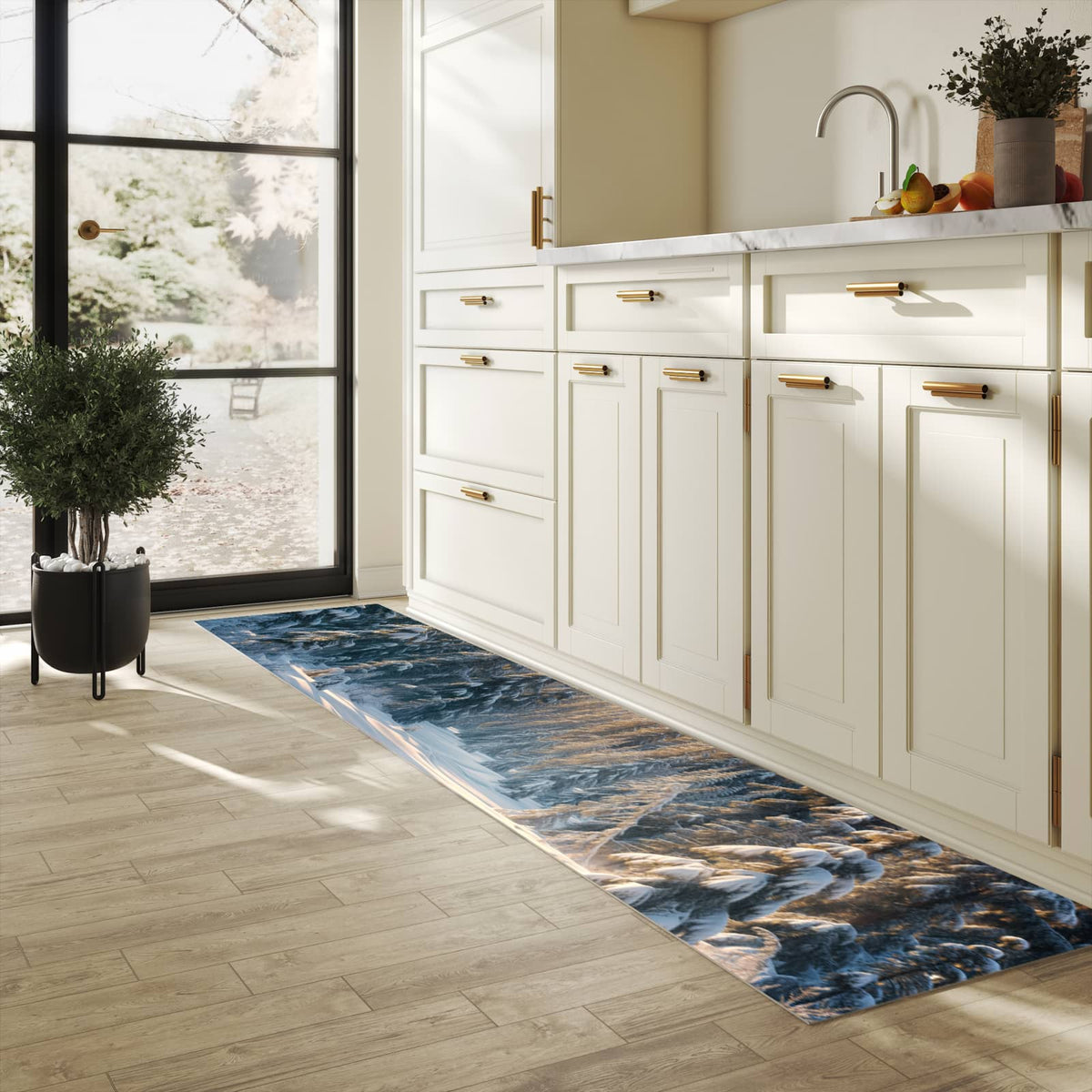 Hygienischer Bodenläufer Teppich mit Motiv Winterlandschaft in heller Küche