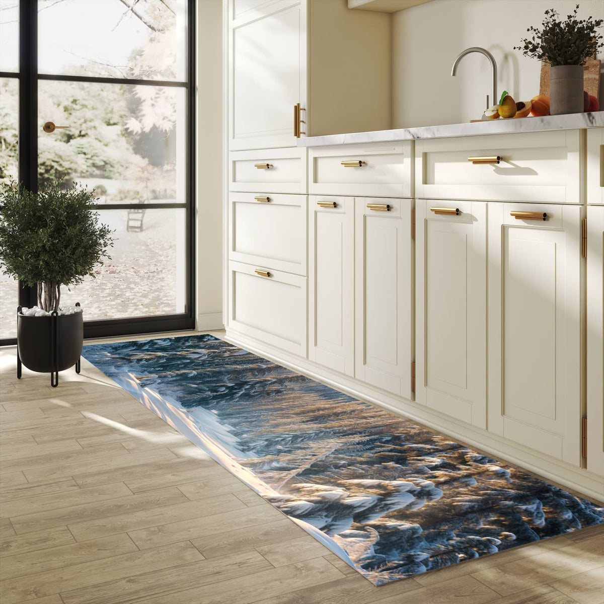 Feuchtigkeitsresistenter Küchenteppich mit Motiv Winterlandschaft in heller Küche
