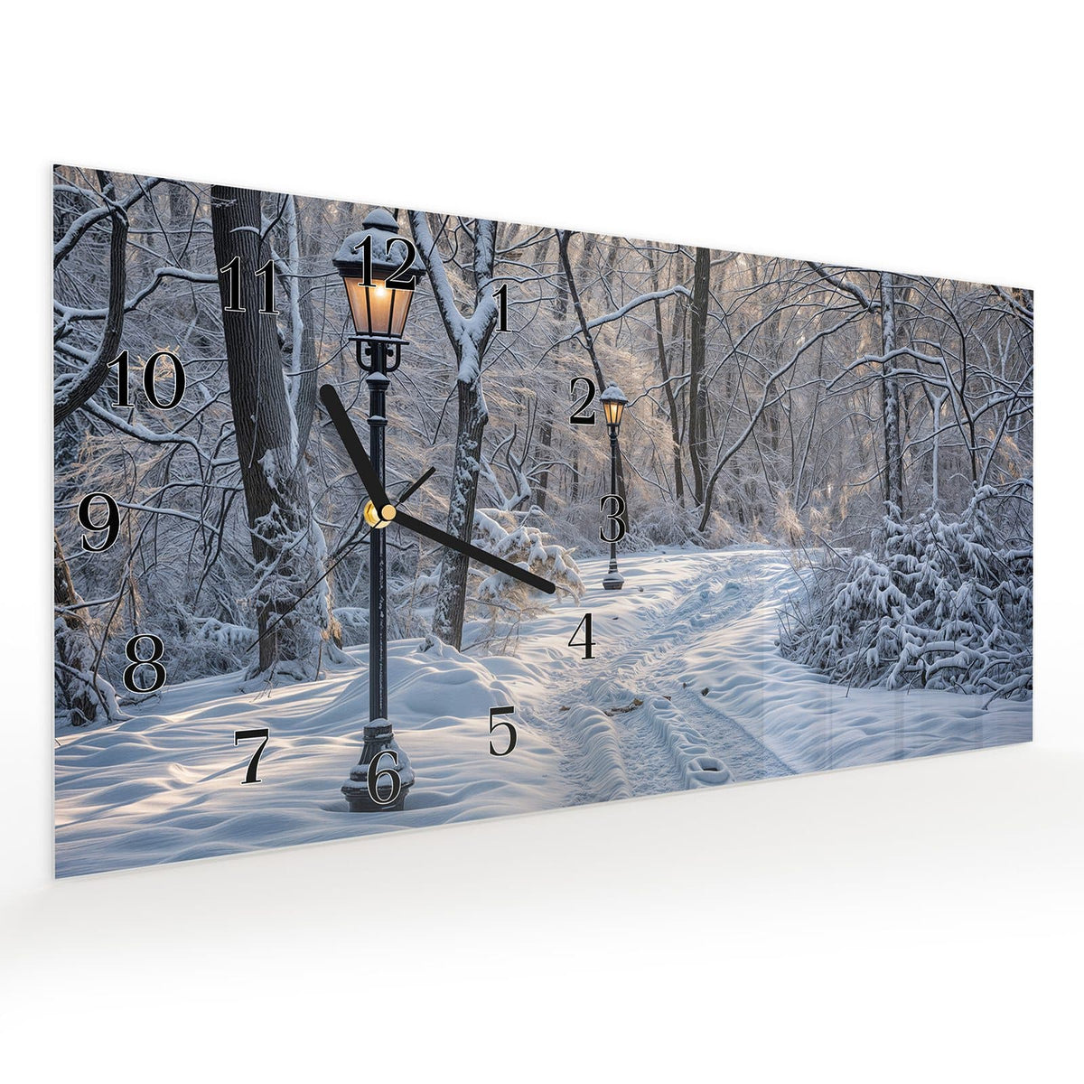 Vormontiert – mit Schwebeeffekt – Wanduhr Verschneiter Waldweg aus Glas – Querformat 60 × 30 cm