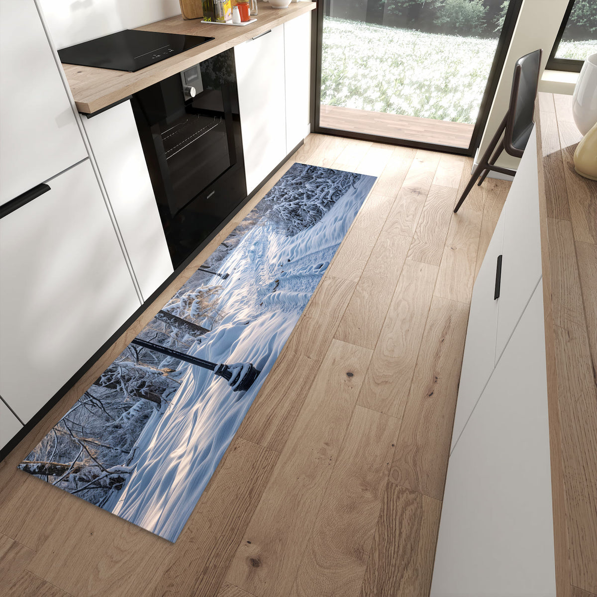 Geruchsneutraler Teppich in Küche mit Motiv Verschneiter Waldweg in moderner Küche