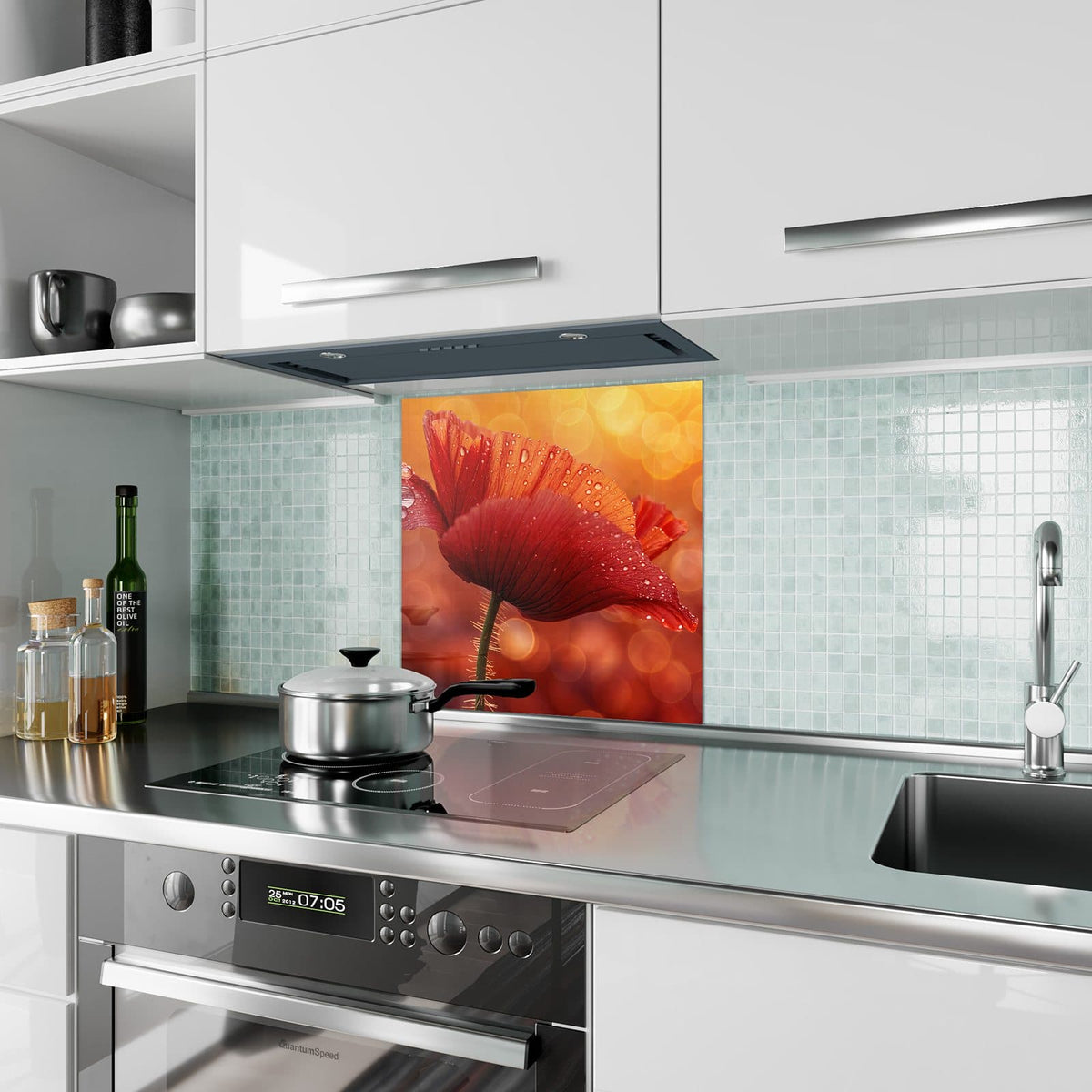 Küchenrückwand aus Glas Mohn mit Tautropfen im quadratischen Format als Spritzschutz hinter dem Kochfeld, über dem Fliesenspiegel montiert