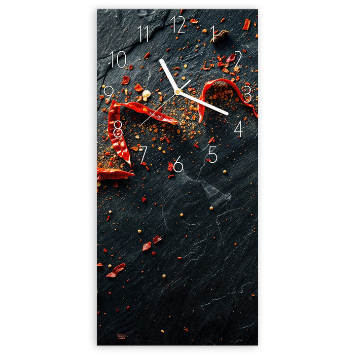 Wanduhr Chili Auf Schiefer aus Glas – Hochformat 30 × 60 cm mit Ziffernblatt Elegant