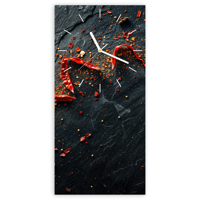 Wanduhr Chili Auf Schiefer aus Glas – Hochformat 30 × 60 cm mit Ziffernblatt Linie