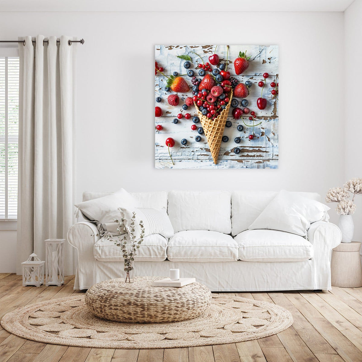 Glasbild Beeren in der Eiswaffel an der Wand – Waffeltüte gefüllt mit Erdbeeren, Blaubeeren, Johannisbeeren und Kirschen auf weißem Holz