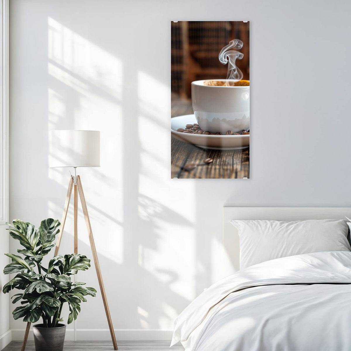 Glasbild Dampfende Tasse Kaffee an der Wand – Weiße Tasse mit dampfendem Kaffee auf einer Untertasse voller Bohnen vor rustikalem Holz