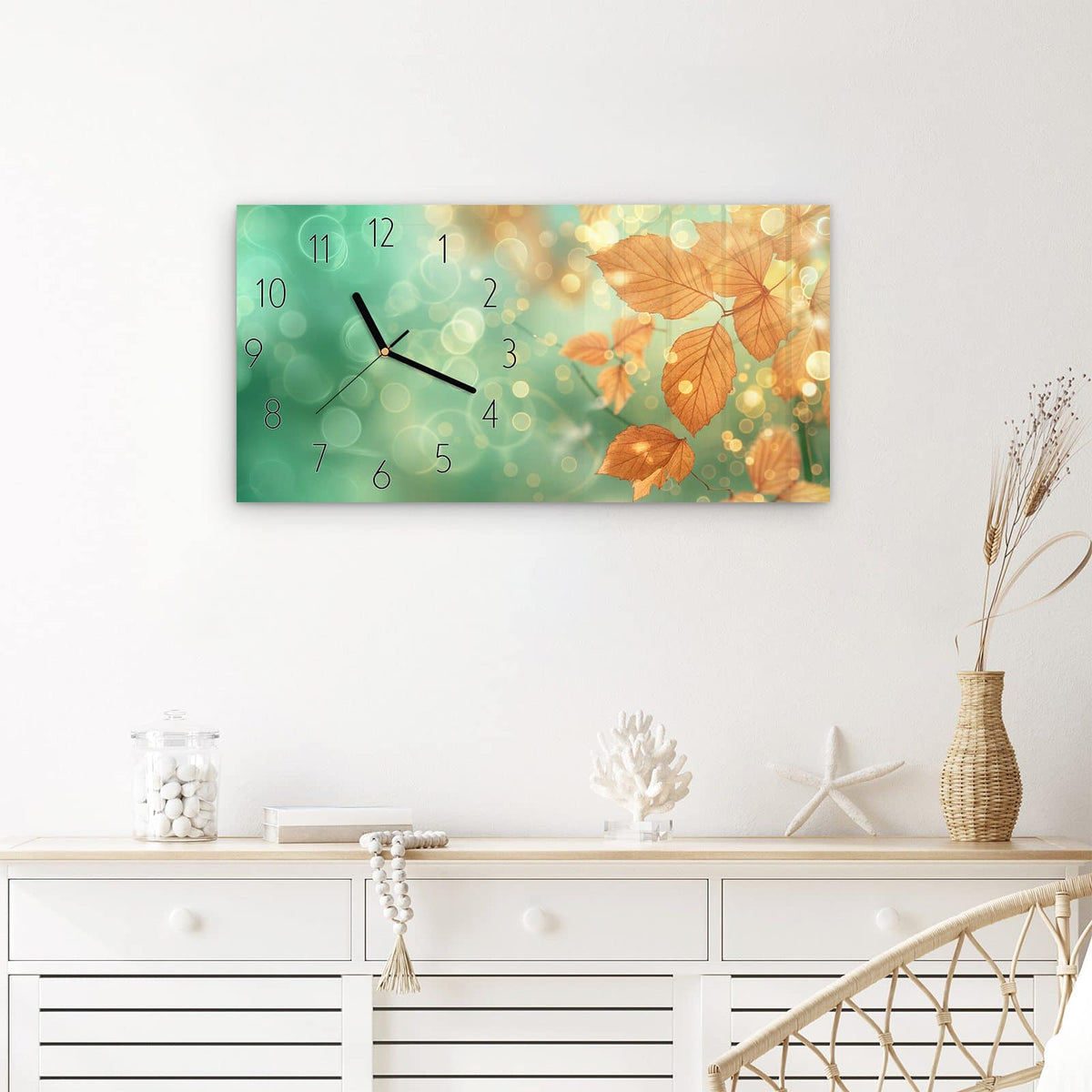 Wanduhr Herbstliche Blätter aus Glas – Querformat 60 × 30 cm – Braune Blätter vor Türkis