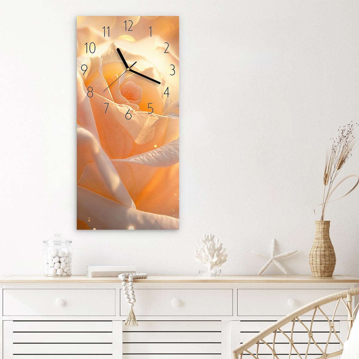 Wanduhr Leuchtende Blüte aus Glas – Zarte Rose im Lichterglanz