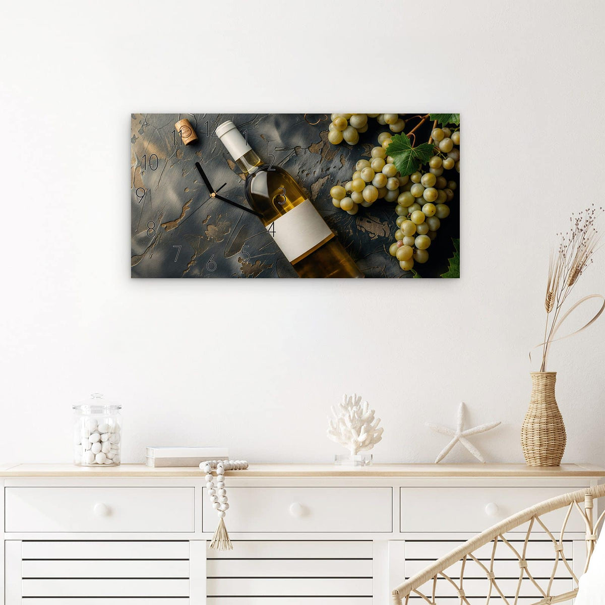 Wanduhr Weintrauben mit Wein aus Glas – Querformat 60 × 30 cm – Weißwein mit hellen Trauben