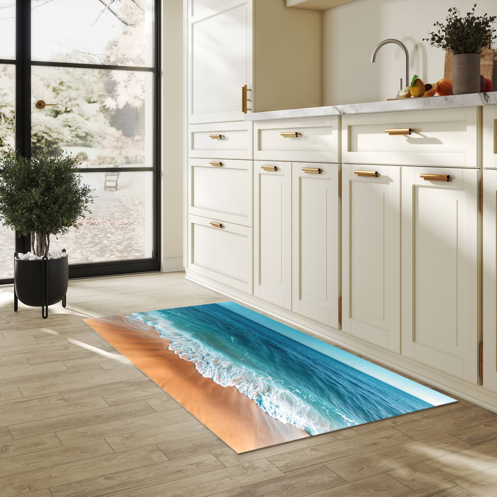 Waschbarer Küchenteppich mit Motiv Sandstrand Wellen für Ordnung in heller Küche