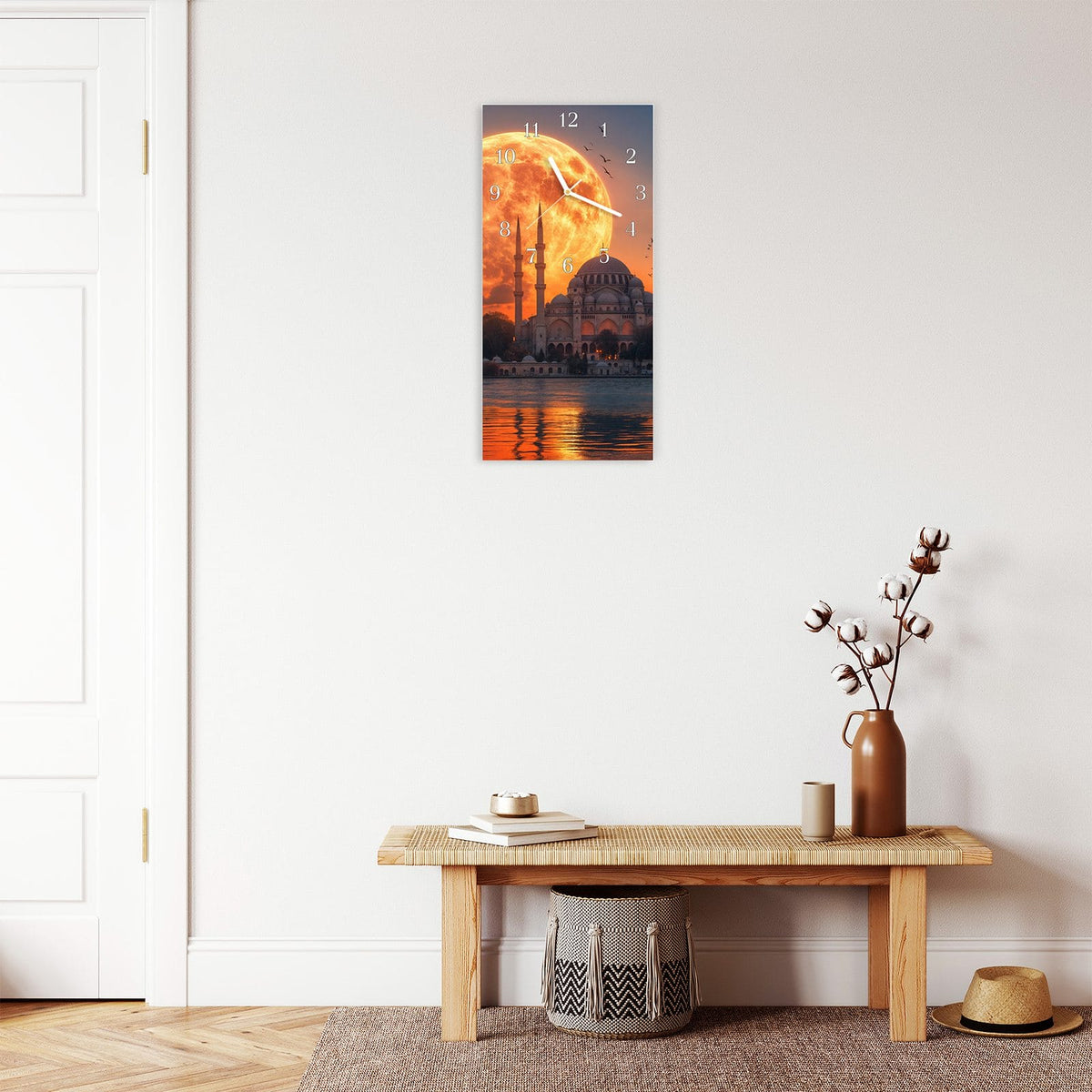 Moderne Wanduhr aus Glas mit Farbtiefe – Wanduhr Mond über Istanbul aus Glas – Hochformat 30 × 60 cm