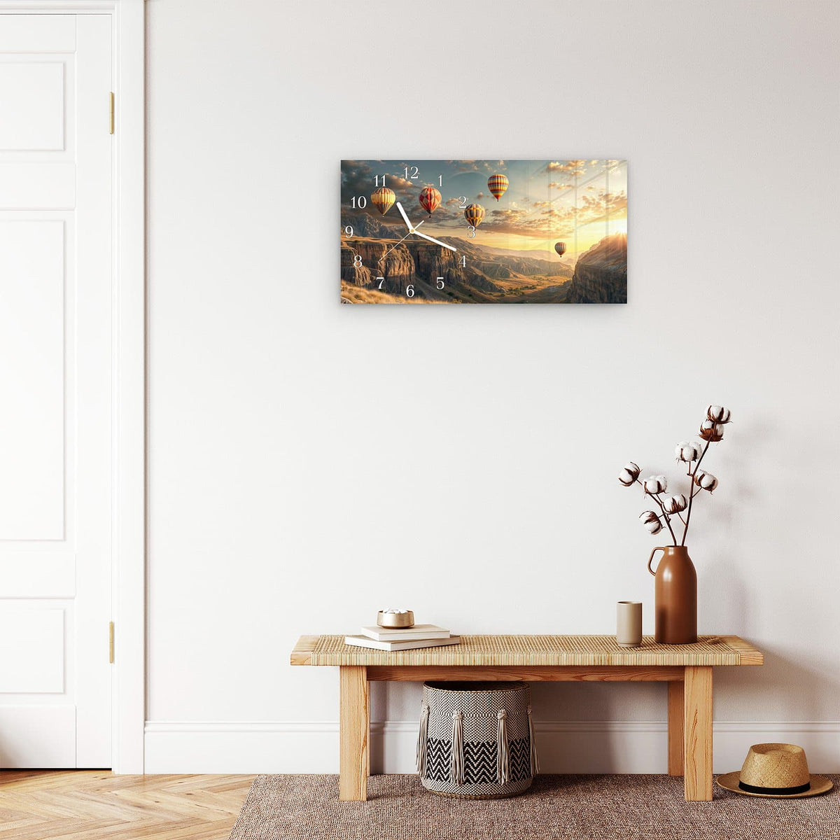 Moderne Wanduhr aus Glas mit Farbtiefe – Wanduhr Landschaft mit Ballons aus Glas – Querformat 60 × 30 cm