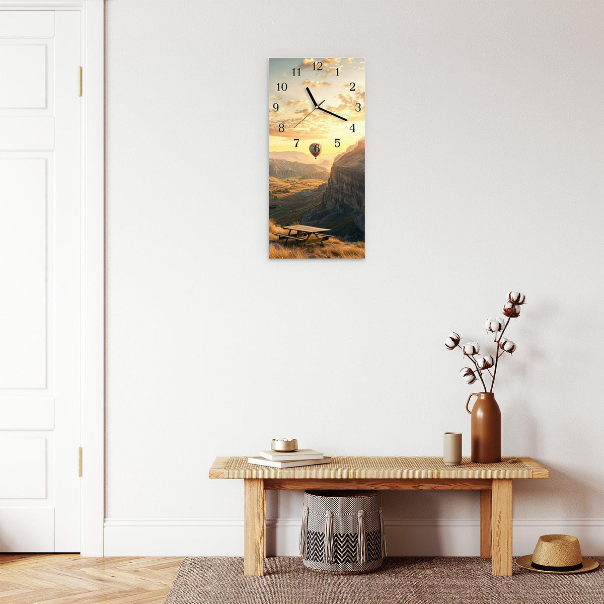 Moderne Wanduhr aus Glas mit Farbtiefe – Wanduhr Landschaft mit Ballons aus Glas – Hochformat 30 × 60 cm