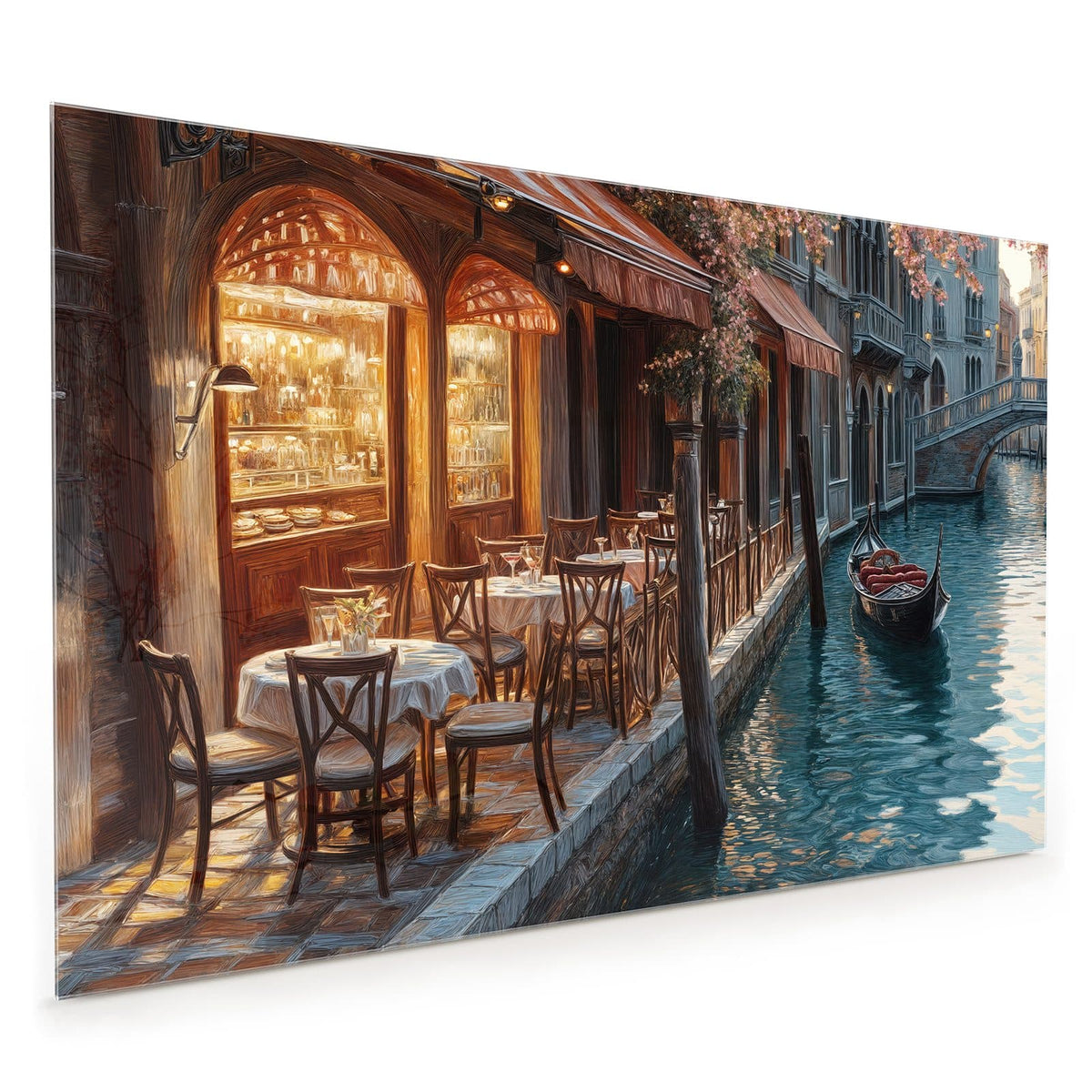 Küchenrückwand aus Glas im Hochformat mit Motiv Kanalcafé in Venedig: Venezianisches Café am Kanal: gedeckte Tische