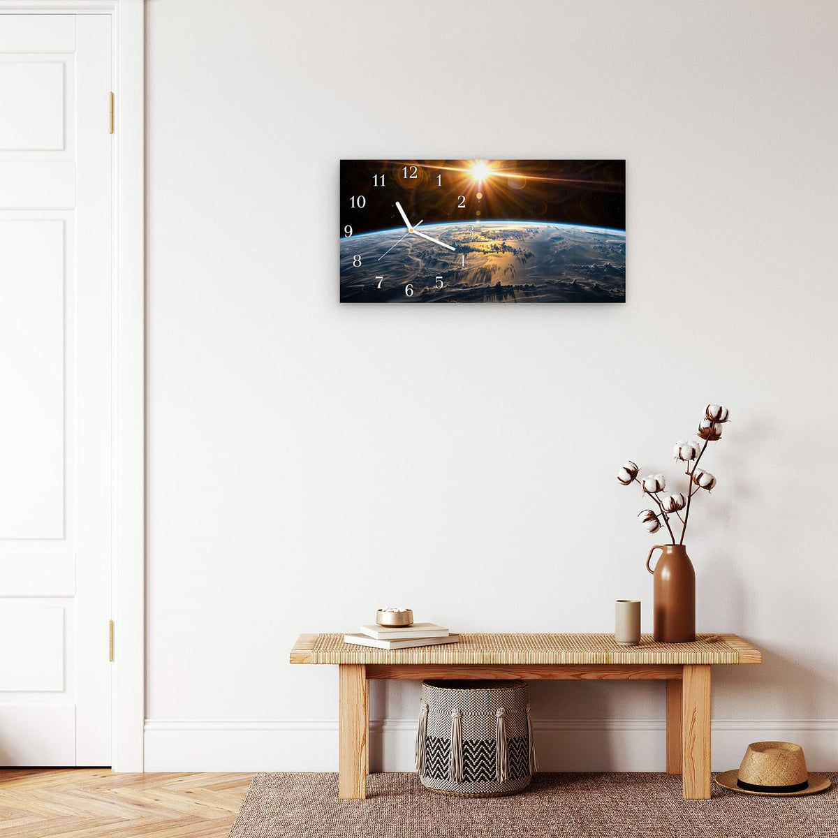 Moderne Wanduhr aus Glas mit Farbtiefe – Wanduhr Sonnenaufgang & Erde aus Glas – Querformat 60 × 30 cm