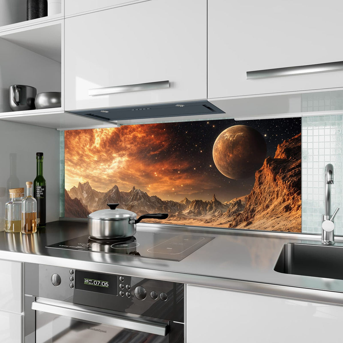 Küchenrückwand aus Glas Planet über der Wüste im Hochformat als Spritzschutz hinter dem Kochfeld, über dem Fliesenspiegel montiert