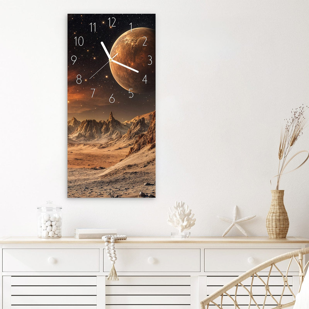 Wanduhr Fremder Planet aus Glas – Beringter Planet über Felsen