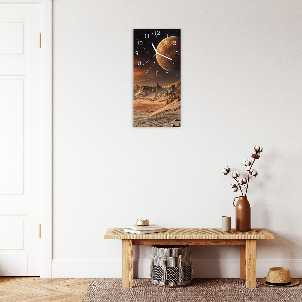 Moderne Wanduhr aus Glas mit Farbtiefe – Wanduhr Fremder Planet aus Glas – Hochformat 30 × 60 cm