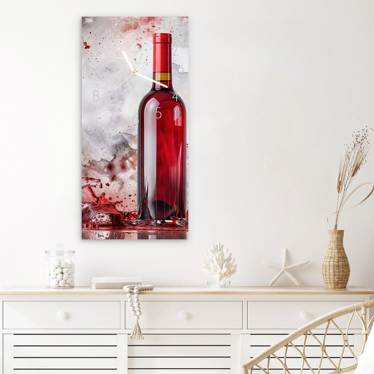 Wanduhr Rotwein mit Glas aus Glas – Spritzender Rotwein um Flasche und Glas
