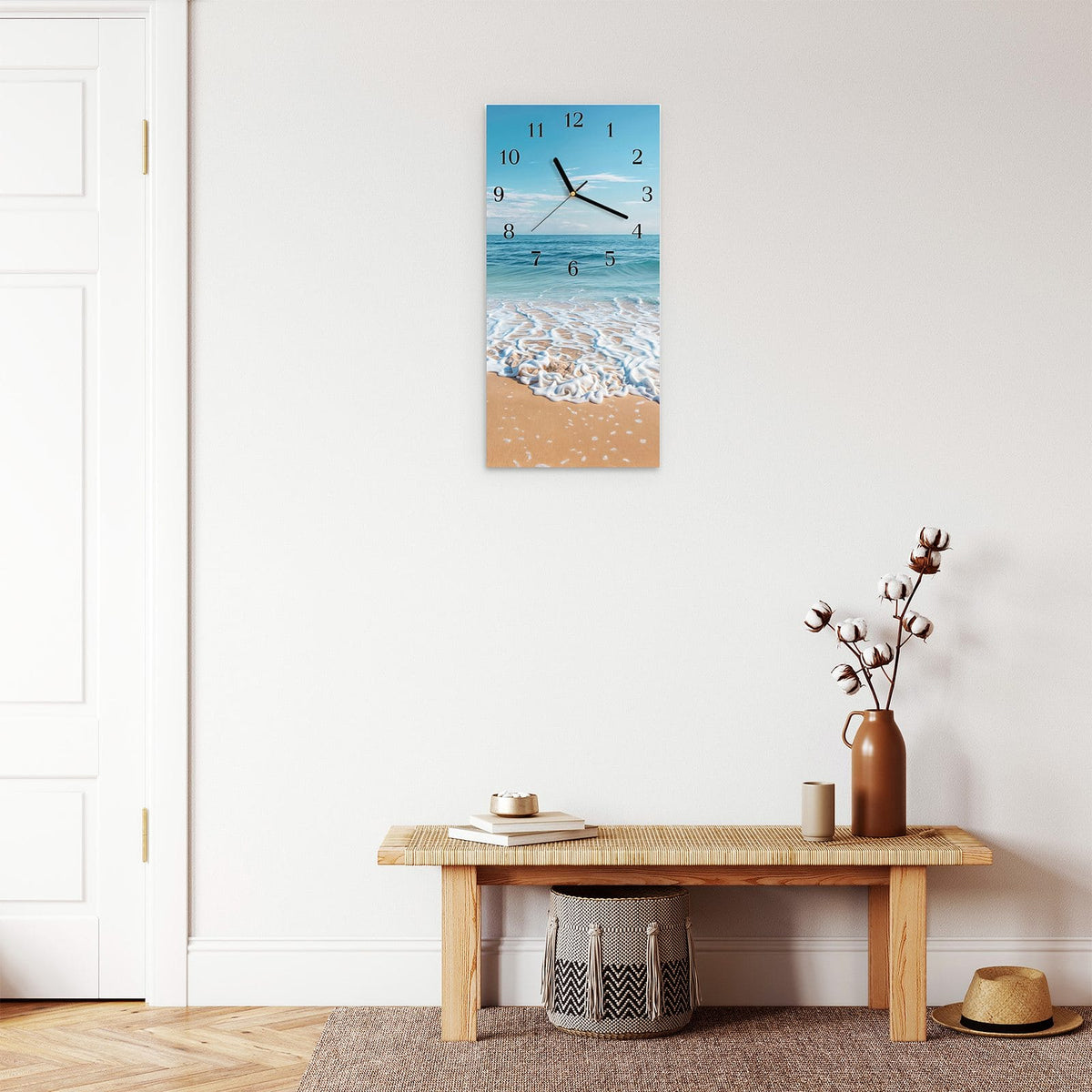 Moderne Wanduhr aus Glas mit Farbtiefe – Wanduhr Tropischer Strand aus Glas – Hochformat 30 × 60 cm