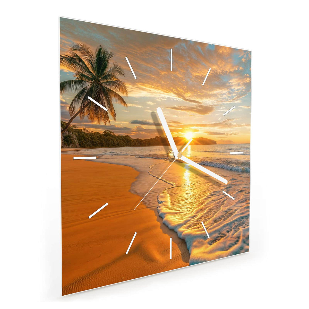 Quadratische Wanduhr aus Glas Palme am Abendstrand schräg von der Seite, 4 mm starkes Glas