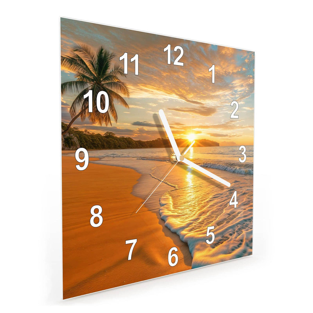 Quadratische Wanduhr aus Glas Palme am Abendstrand schräg von der Seite, 4 mm starkes Glas