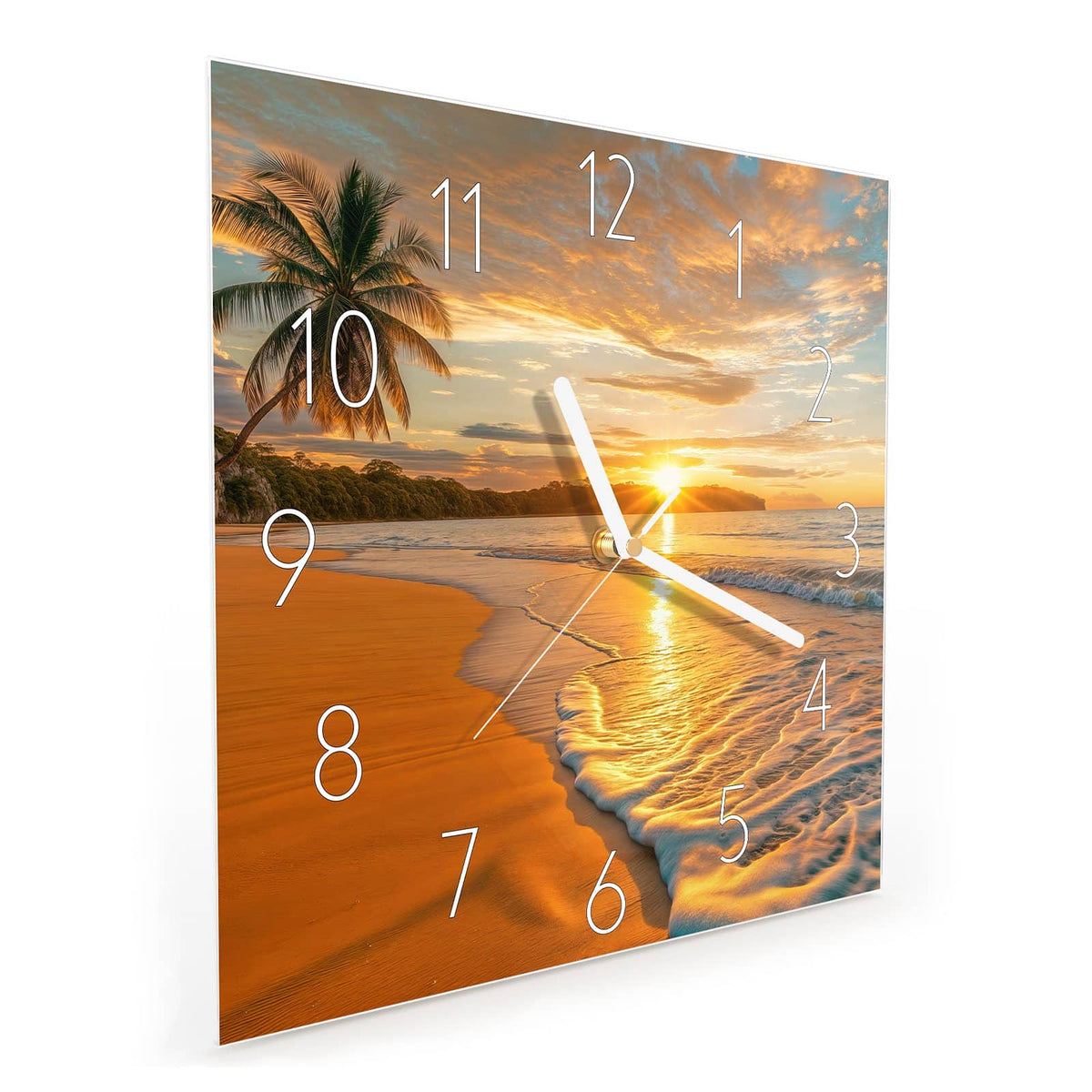 Quadratische Wanduhr aus Glas Palme am Abendstrand schräg von der Seite, 4 mm starkes Glas