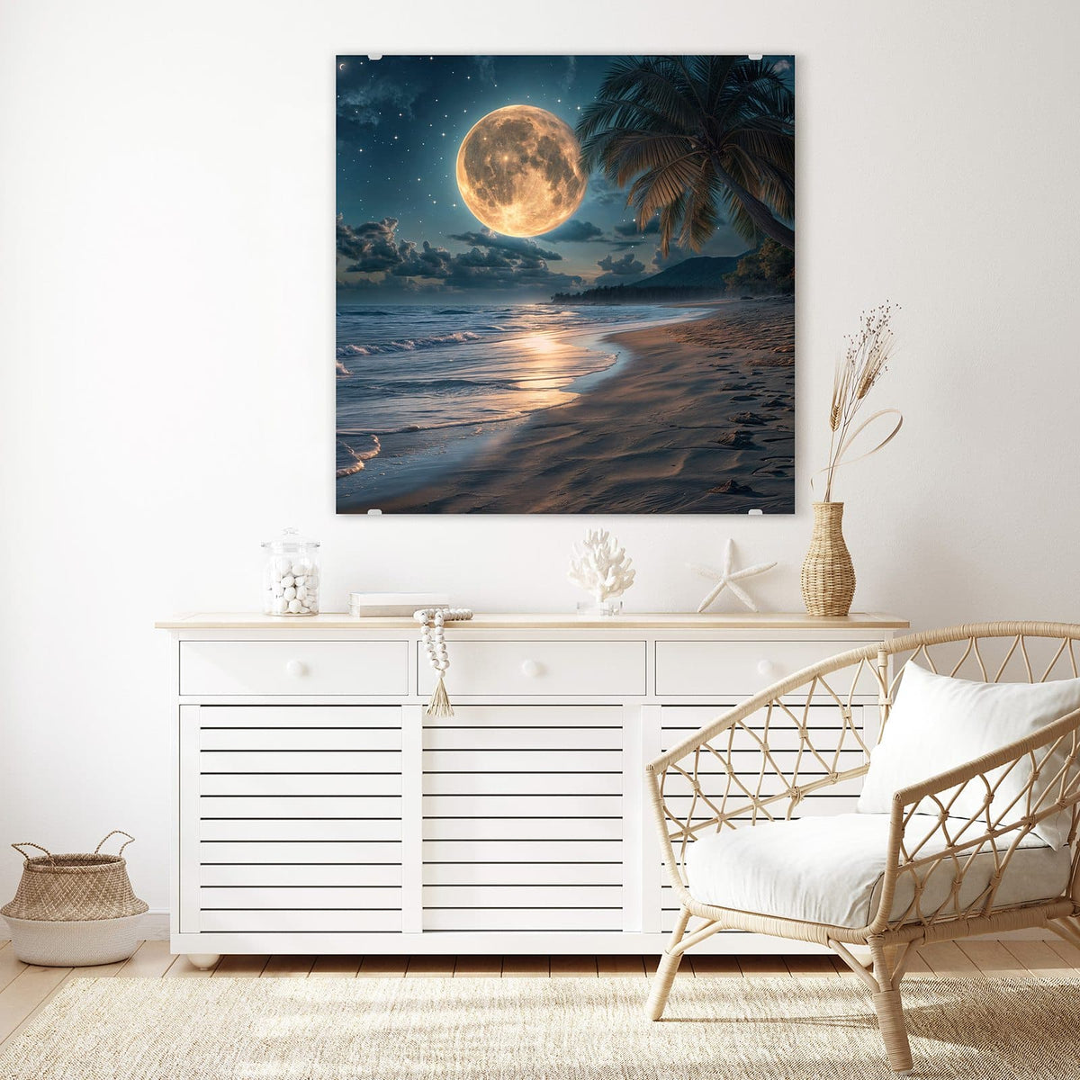 Glasbild Mondnacht am Strand an der Wand – Riesiger Vollmond über Sandstrand und Brandung, Palme am rechten Bildrand