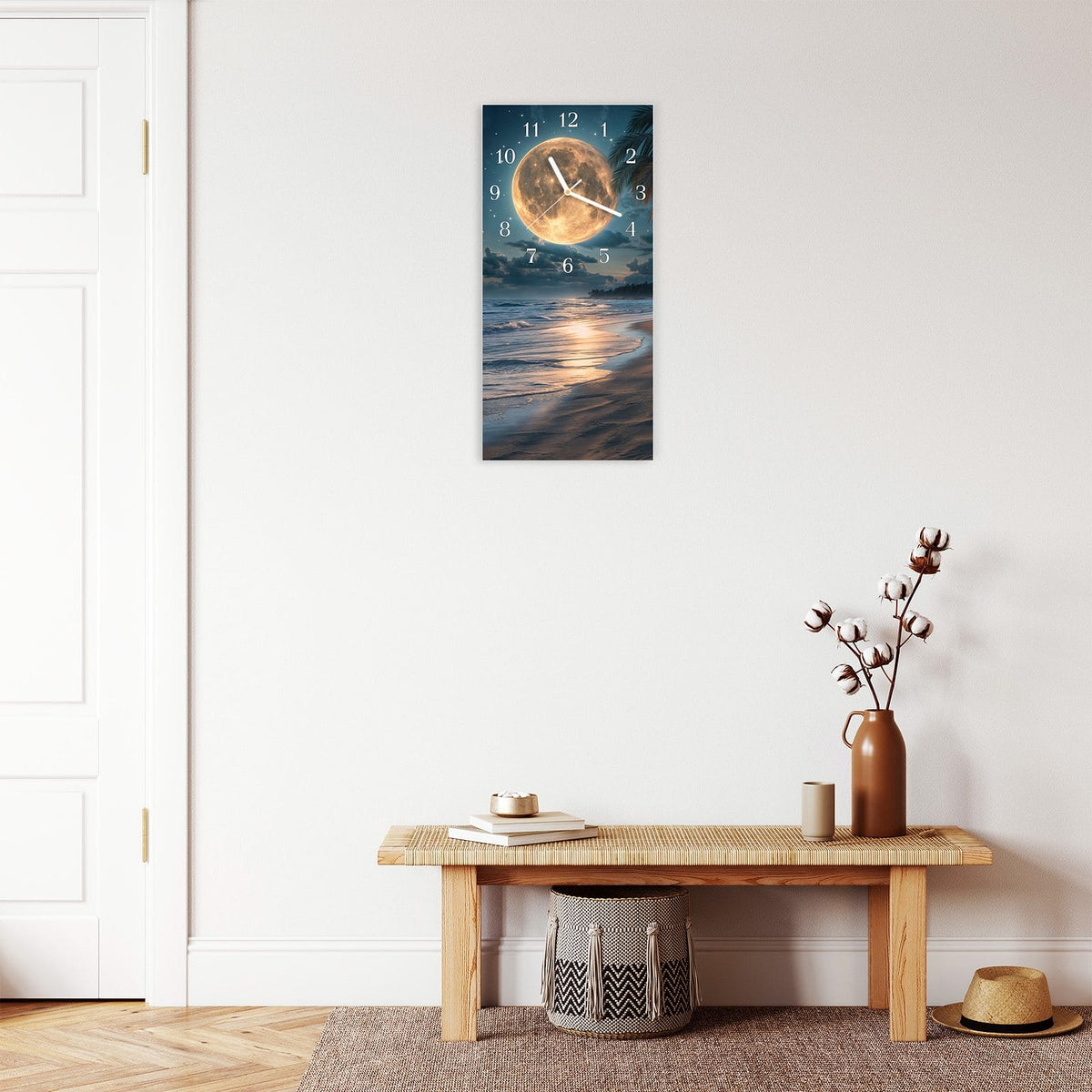 Moderne Wanduhr aus Glas mit Farbtiefe – Wanduhr Mondnacht am Strand aus Glas – Hochformat 30 × 60 cm