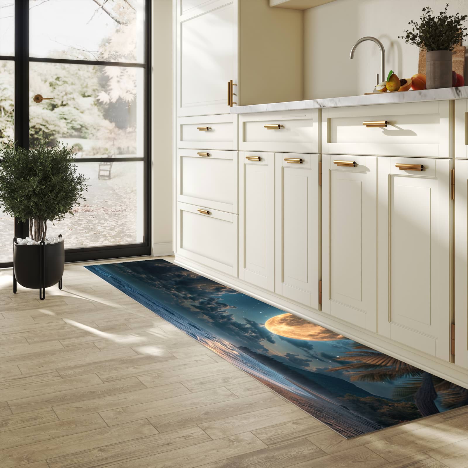 Komfortabler Küchenläufer mit Motiv Mondnacht am Strand in heller Küche
