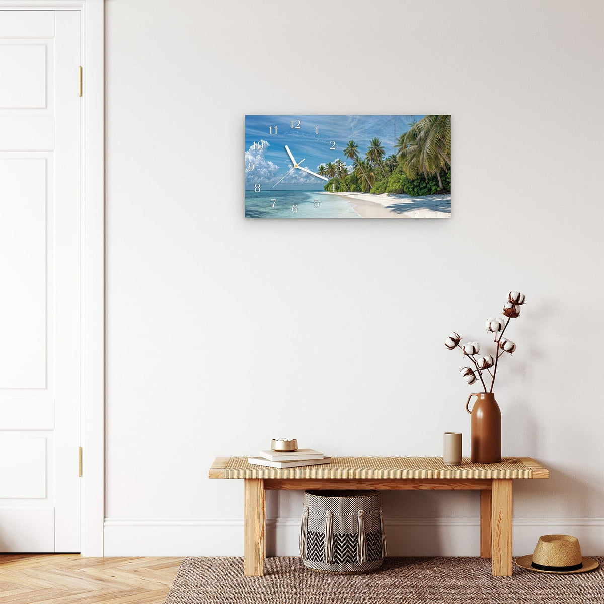 Moderne Wanduhr aus Glas mit Farbtiefe – Wanduhr Palmen am Traumstrand aus Glas – Querformat 60 × 30 cm