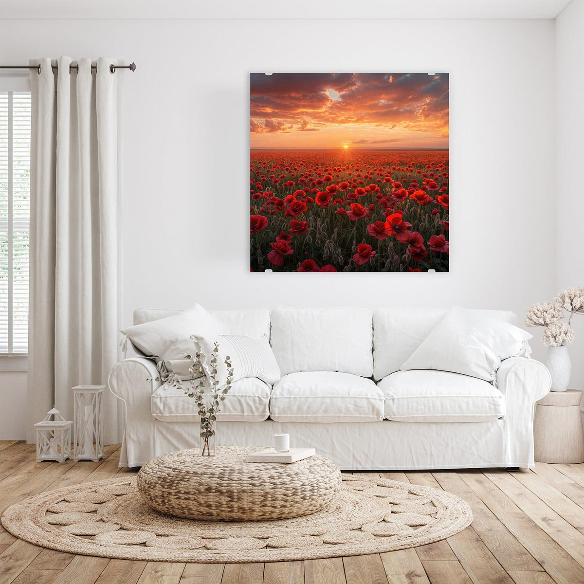 Glasbild Mohnfeld im Abendrot an der Wand – Weites rotes Mohnfeld, am Horizont die untergehende Sonne unter orangen Wolken.