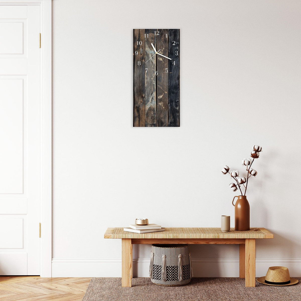 Moderne Wanduhr aus Glas mit Farbtiefe – Wanduhr Braune Holzdielen aus Glas – Hochformat 30 × 60 cm