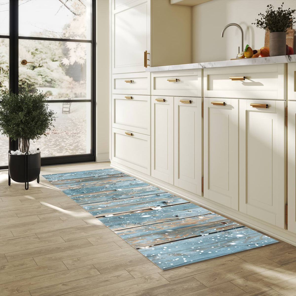 Fleckenresistenter rutschfester Küchenläufer mit Motiv Holz mit Schnee in heller Küche