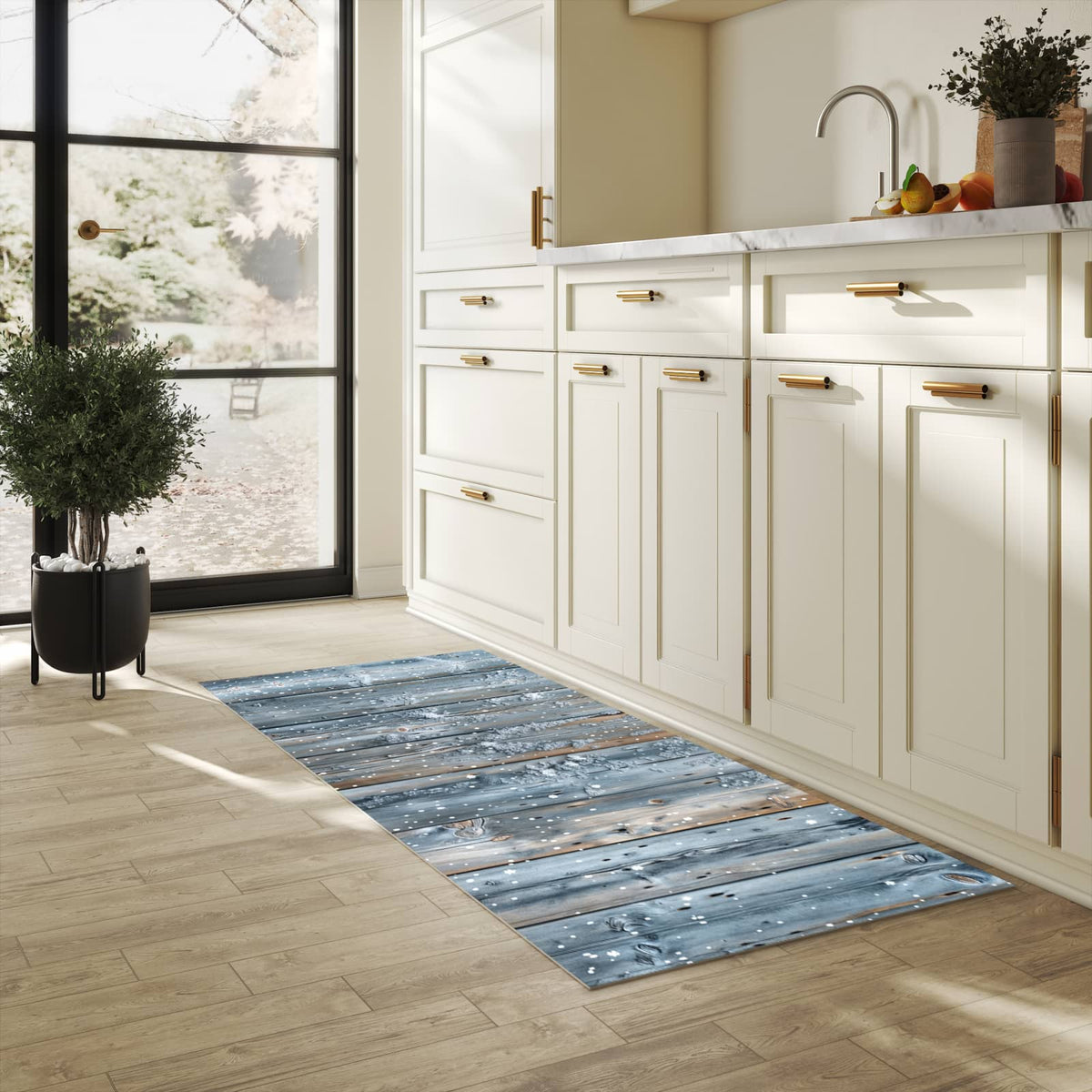 Rutschfester Küchenteppich mit Motiv Winter Holzpaneele in heller Küche