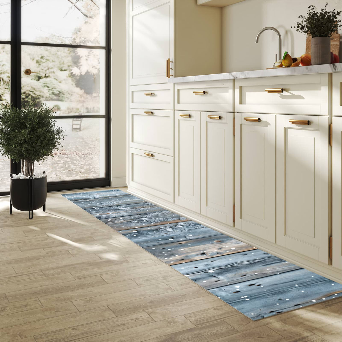Waschbarer Küchenteppich mit Motiv Winter Holzpaneele in heller Küche