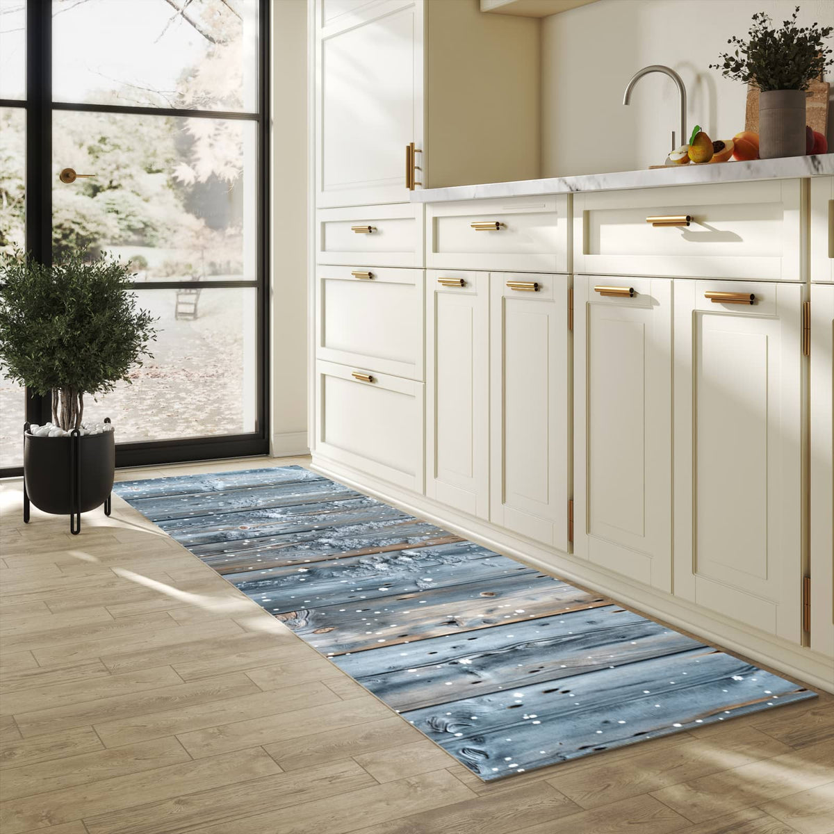 Waschbarer Küchenteppich mit Motiv Winter Holzpaneele in heller Küche schont den Boden
