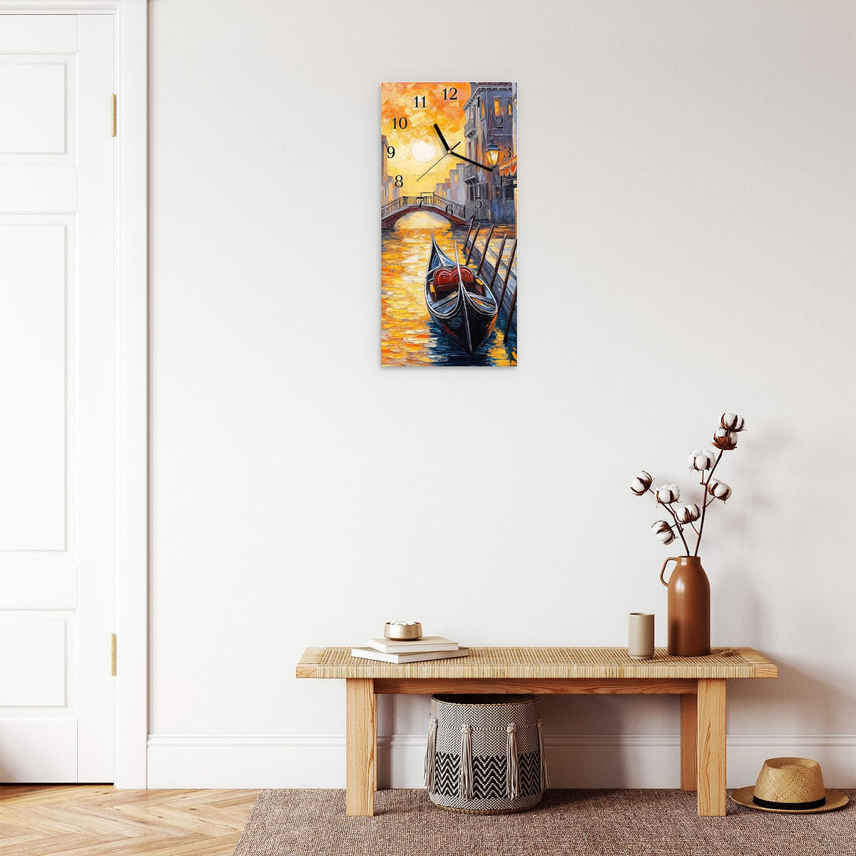 Moderne Wanduhr aus Glas mit Farbtiefe – Wanduhr Romantische Stadtansicht aus Glas – Hochformat 30 × 60 cm