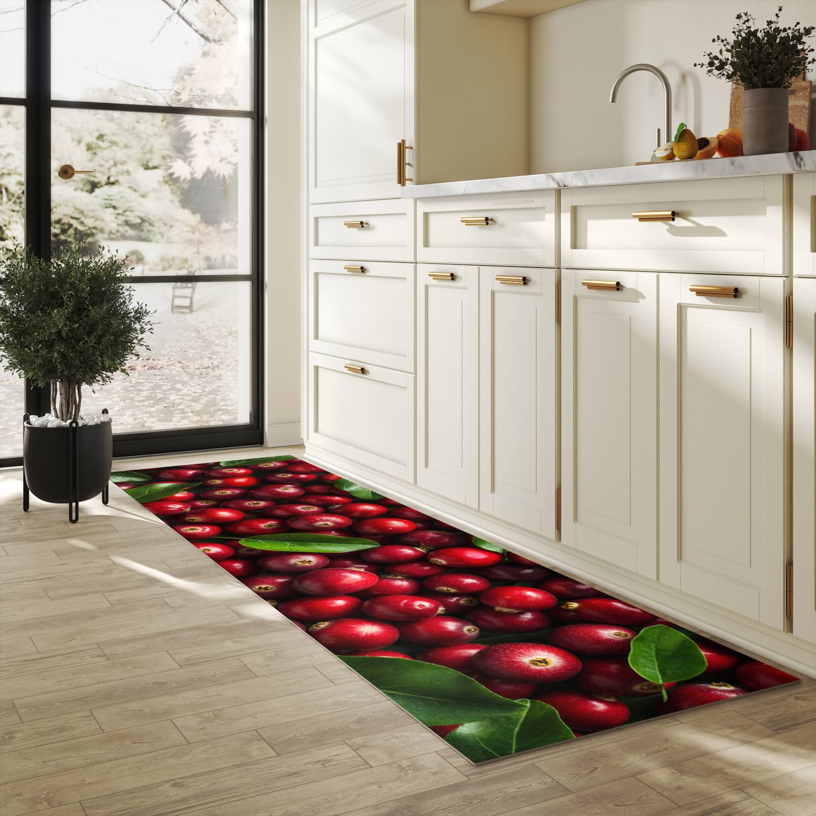 Zeitsparender Küchenteppich mit Motiv Frische Preiselbeeren in heller Küche