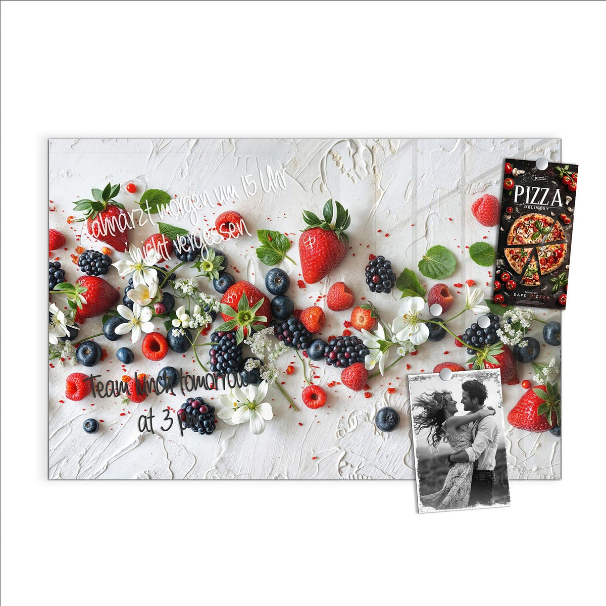Beschreiben, abwischen, anheften – Magnettafel - Beeren mit weißen Blüten