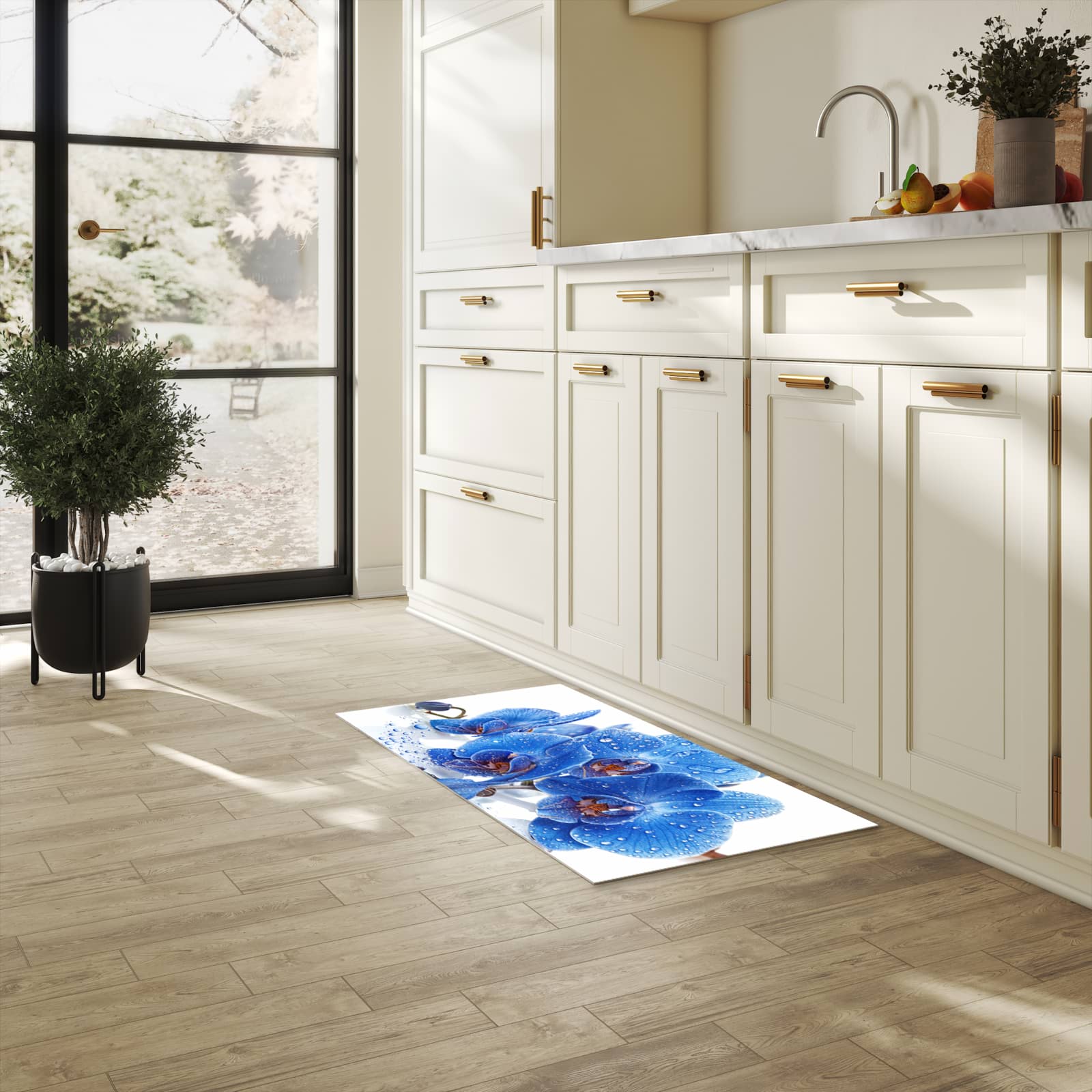 Küchenteppich mit Motiv Blaue Orchideen für Ordnung in heller Küche