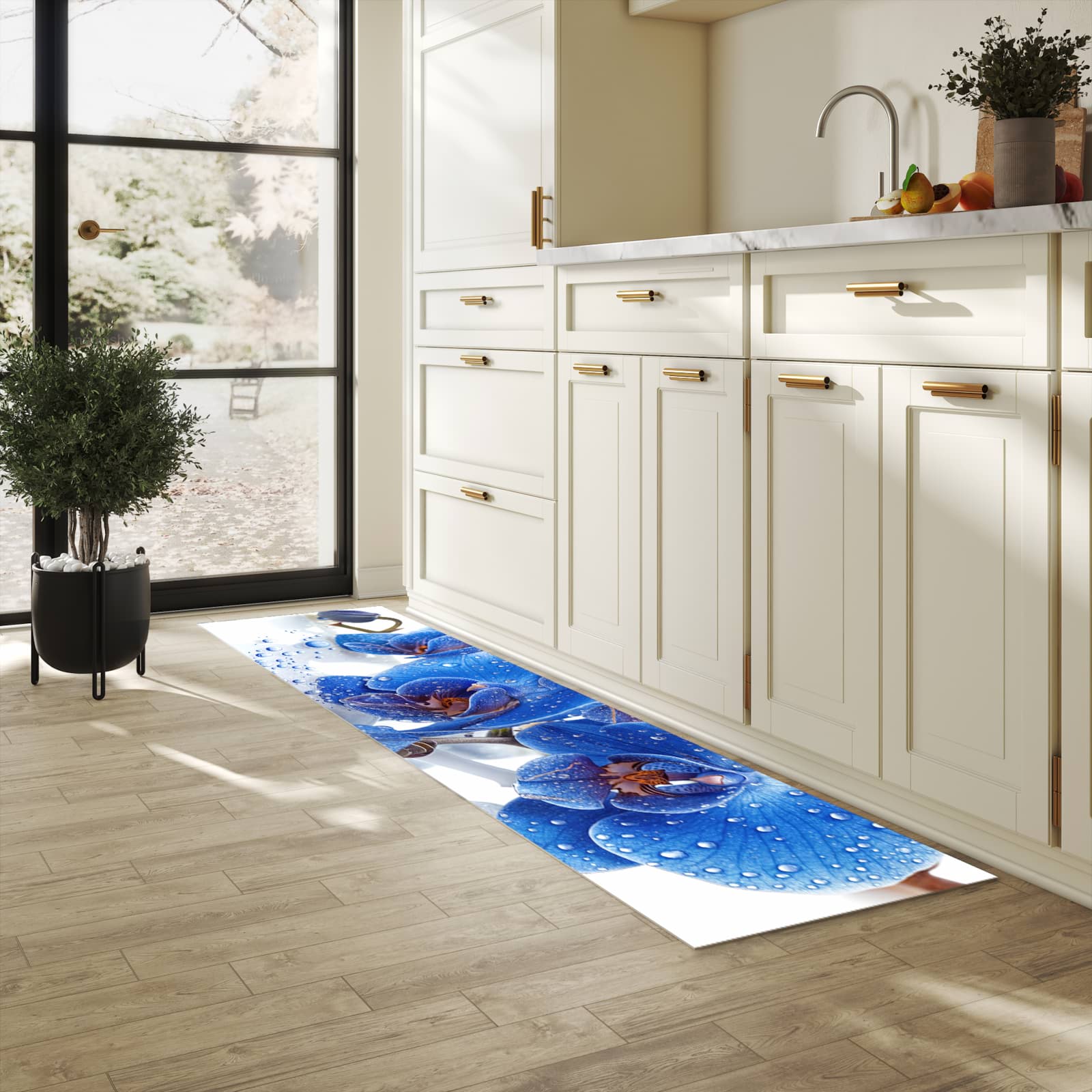 Küchenläufer mit Motiv Blaue Orchideen in heller Küche für sichere Aufbewahrung