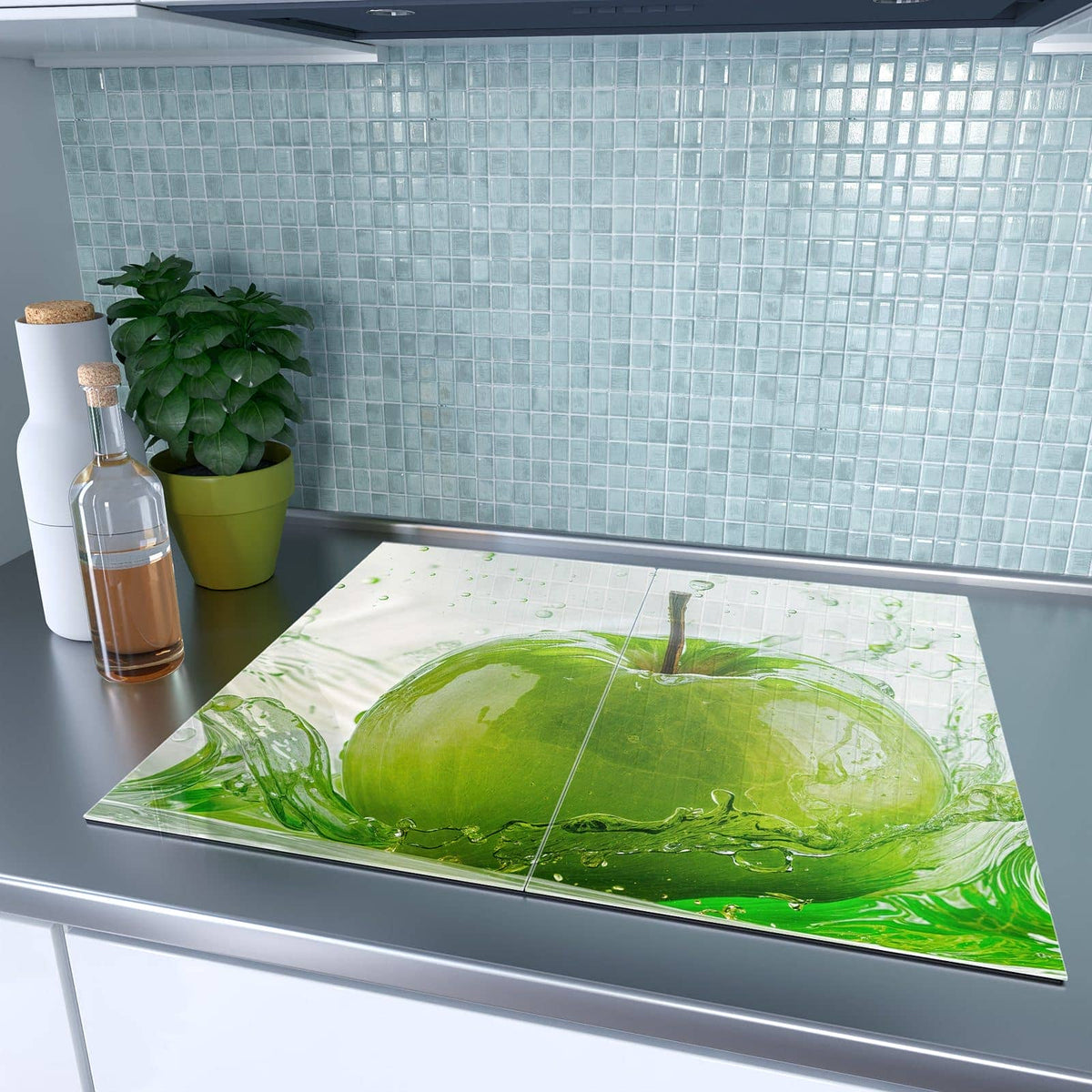 Herdabdeckplatte Grüner Apfel im Spritzer – Grüner Apfel im Wasserspritzer
