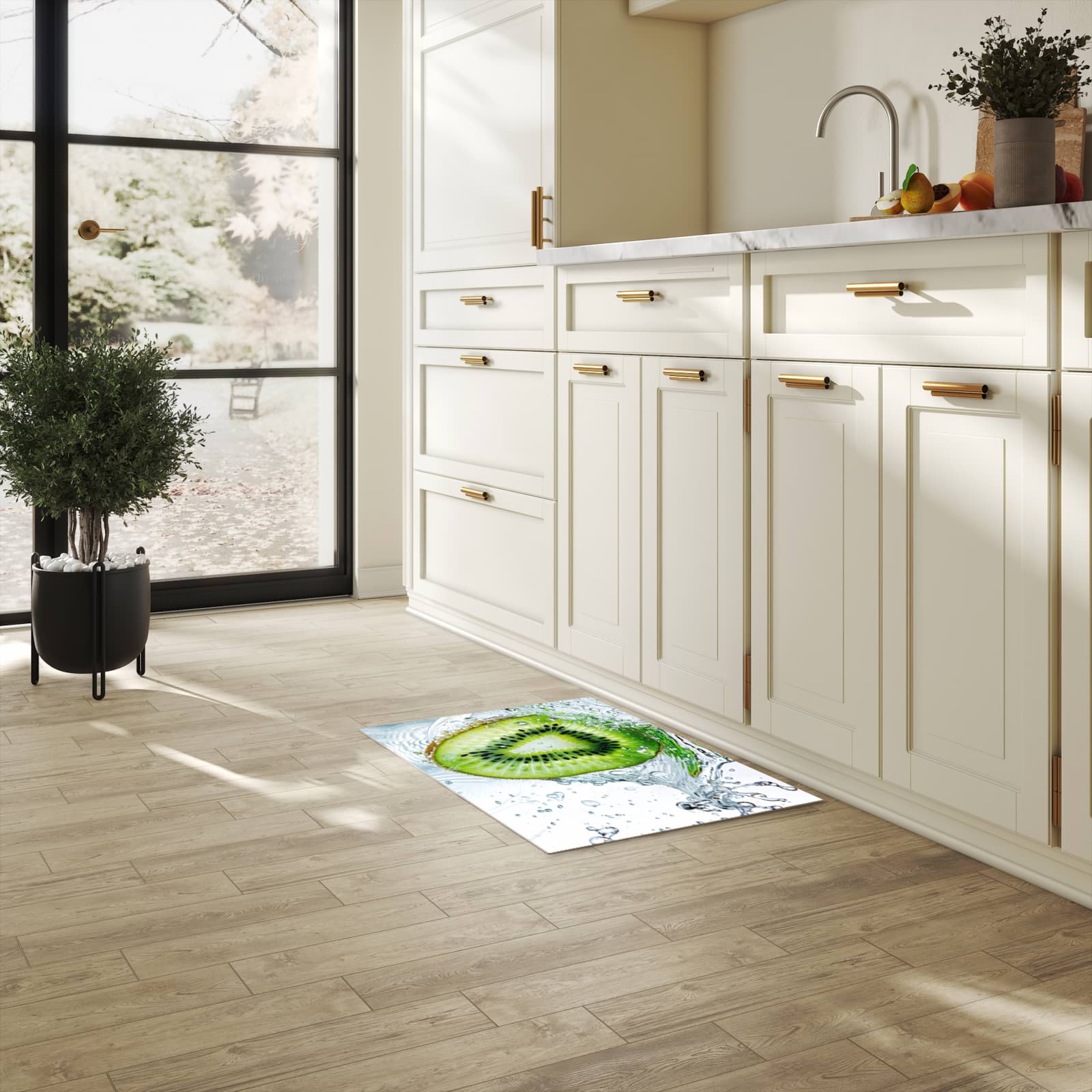 Rutschfester Teppich für Esstisch mit Motiv Kiwi im Wasser in heller Küche