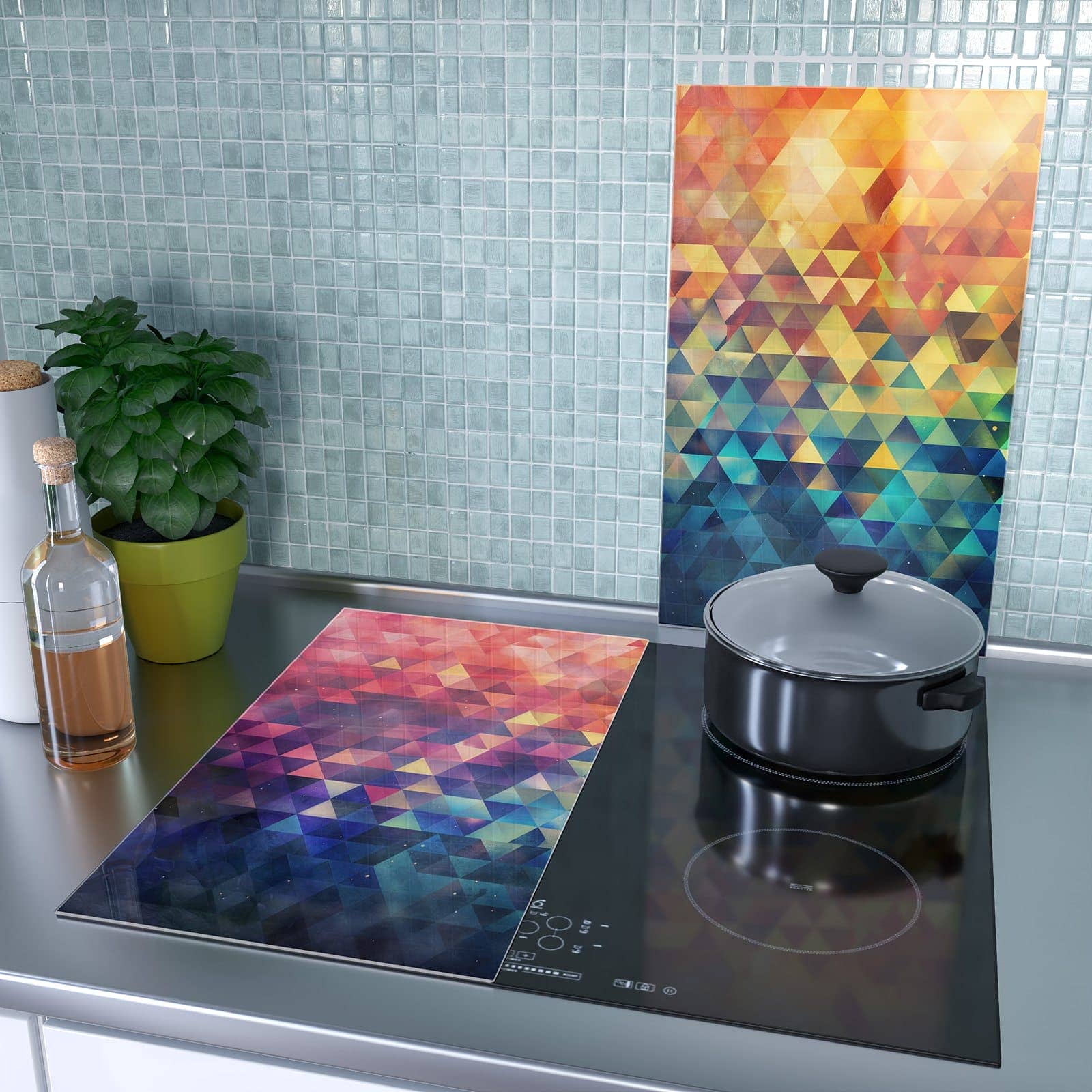 2-teilige Glasplatte für Herd mit Bunte Dreiecke-Motiv als Spritzschutz hinter dem Kochfeld