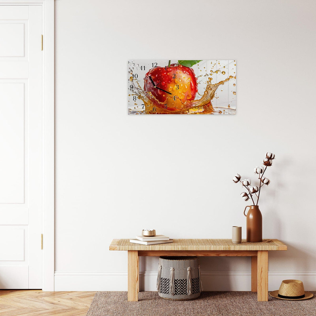 Moderne Wanduhr aus Glas mit Farbtiefe – Wanduhr Apfel mit Saftspritzer aus Glas – Querformat 60 × 30 cm