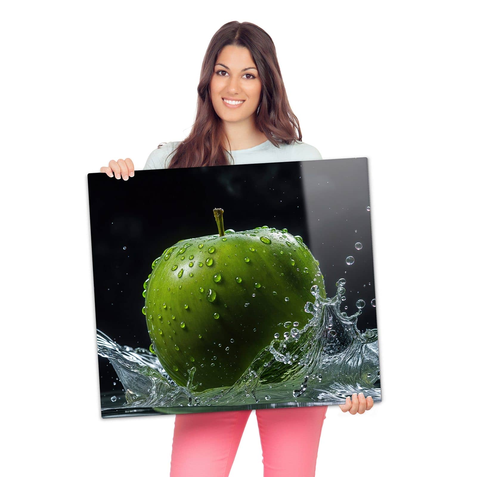 Abdeckung für Herdplatten mit Apfel im Wasser-Motiv wird zur Größendarstellung gehalten